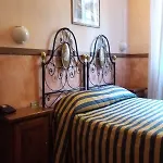 Hotel Monica
