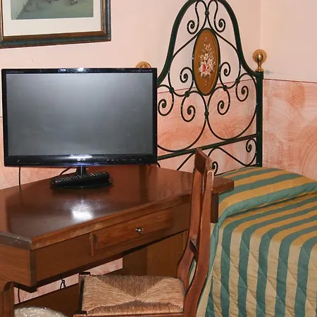 Hotel Monica 2*