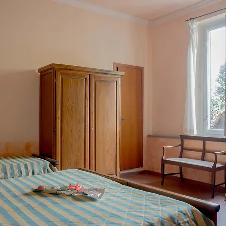 Hotel Monica 2*