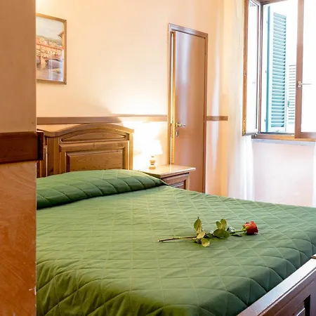 Monica Hotel 2*